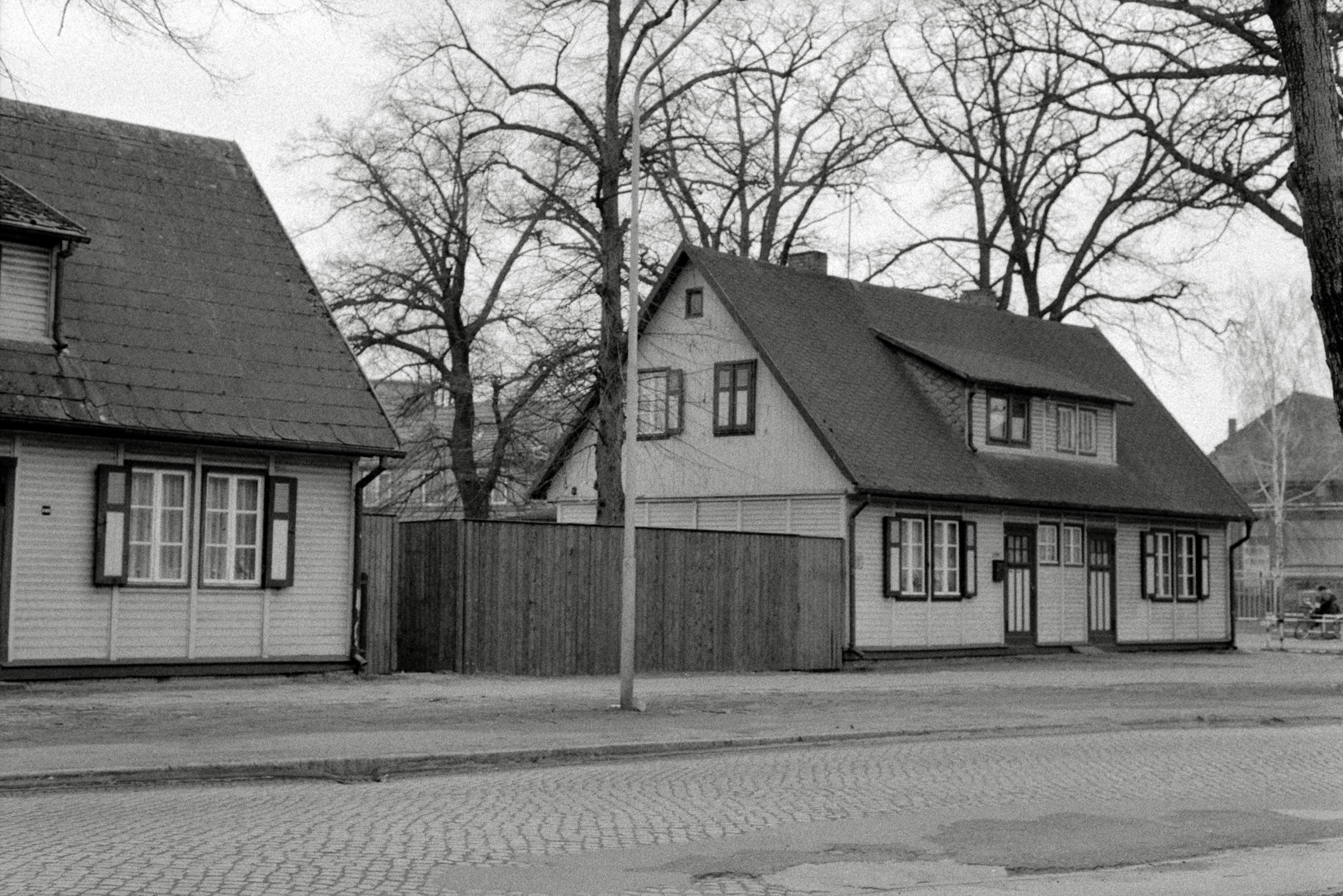 AHP F1993 03 003 sc240902 img27 NLP